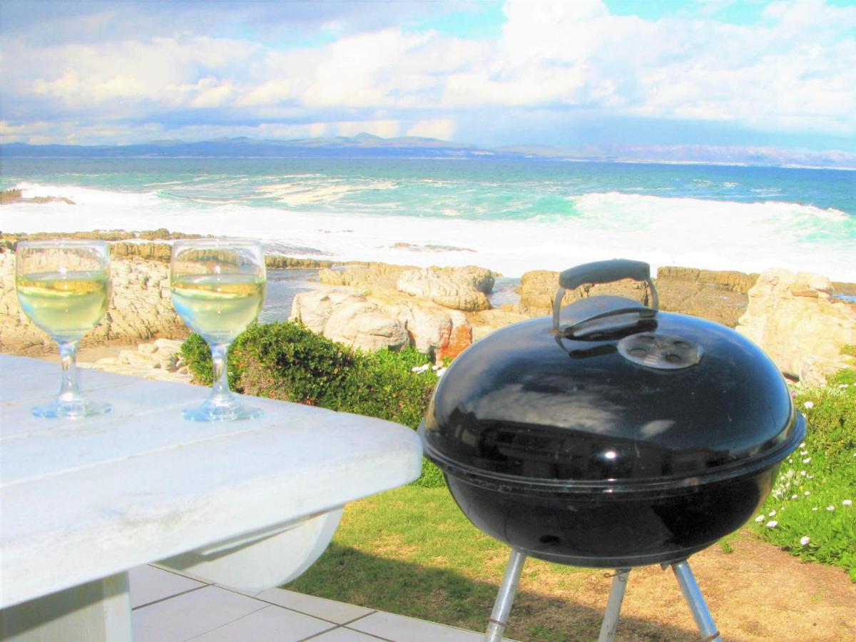 Вилла Beachfront House - Hermanus Whale View Экстерьер фото