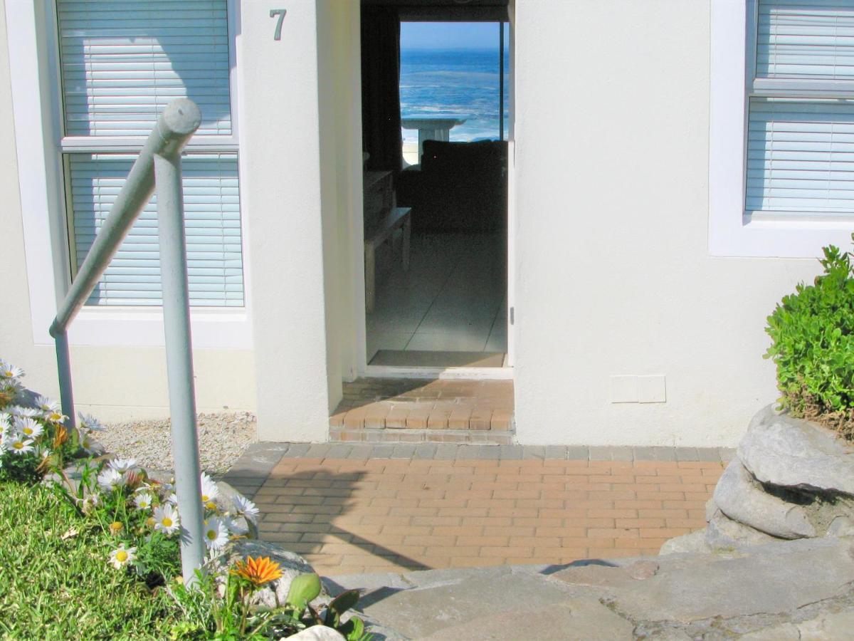 Вилла Beachfront House - Hermanus Whale View Экстерьер фото