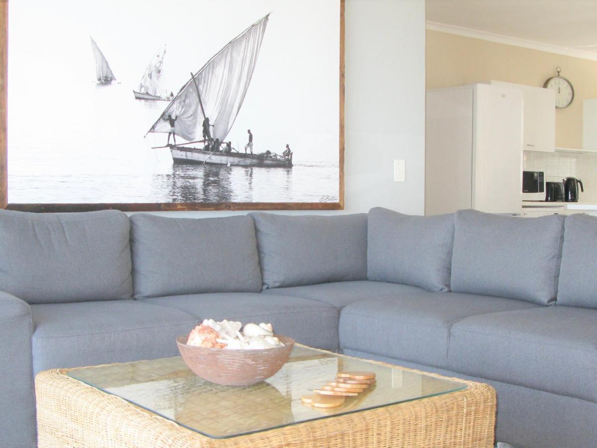 Вилла Beachfront House - Hermanus Whale View Экстерьер фото