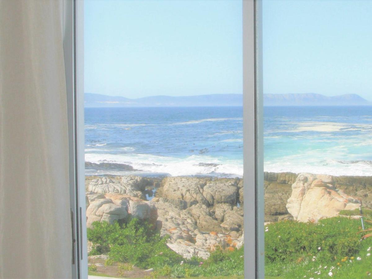 Вилла Beachfront House - Hermanus Whale View Экстерьер фото