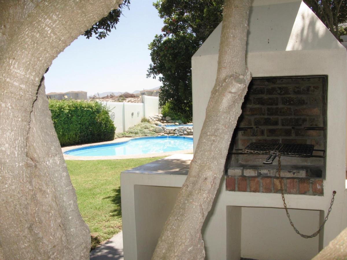 Вилла Beachfront House - Hermanus Whale View Экстерьер фото