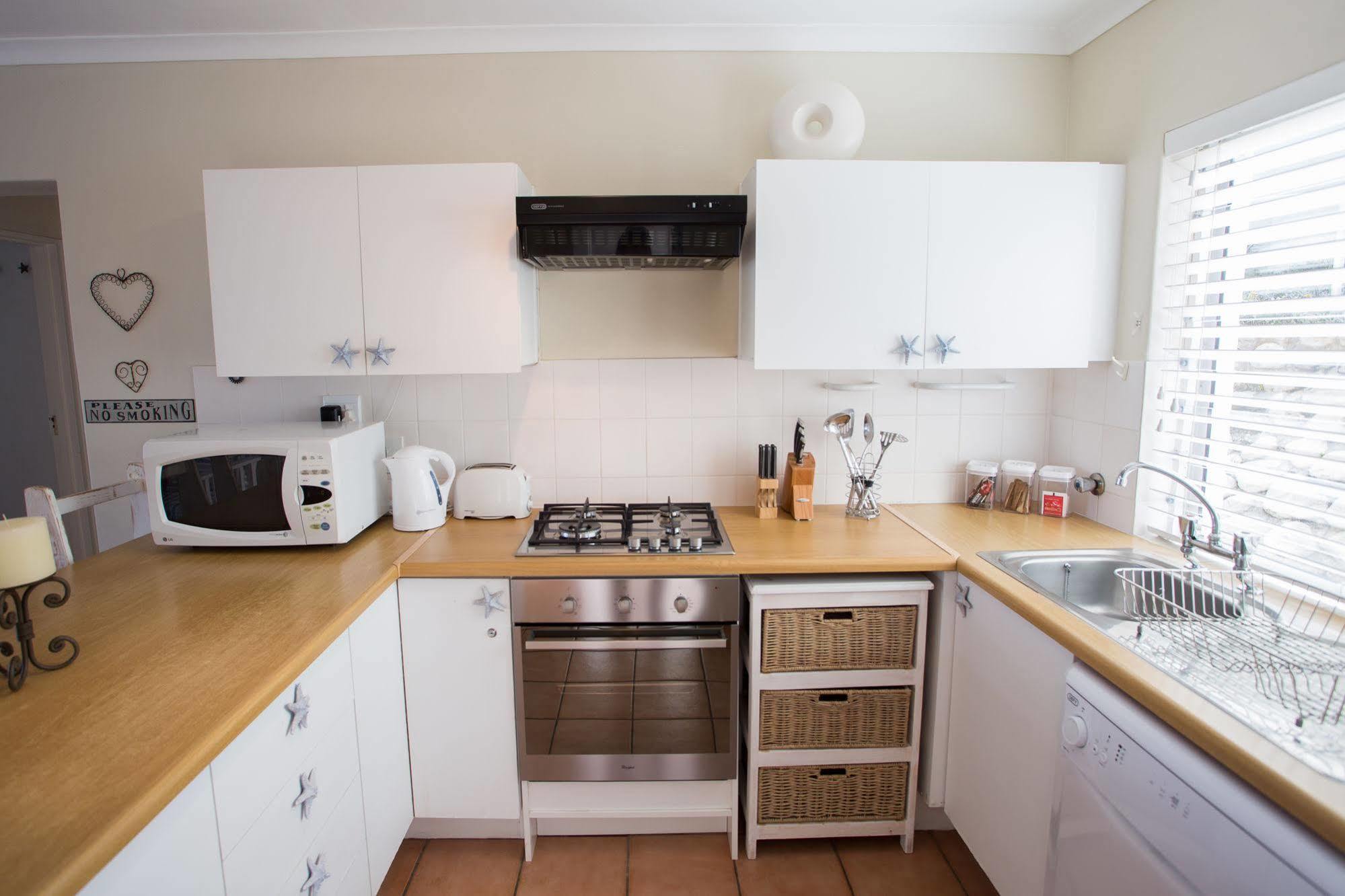 Вилла Beachfront House - Hermanus Whale View Экстерьер фото